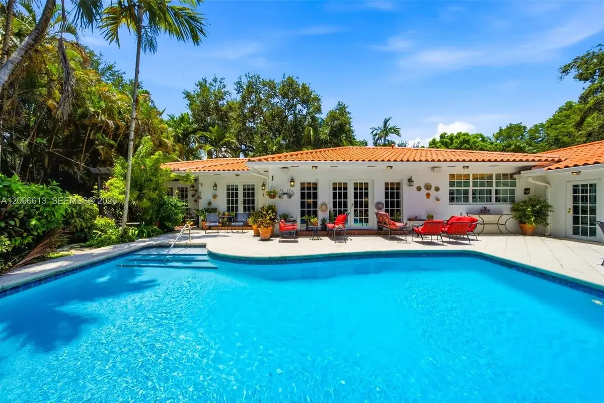 2301 N Greenway Dr, Coral Gables: photo 1 of 19