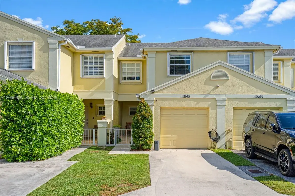 11845 SW 100th St, Miami: photo 1 of 43