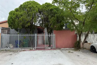 4634 NW 185th St, Miami Gardens: photo 1 of 25