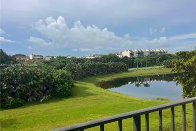 820 NW 87th Ave #412, Miami: photo 1 of 14