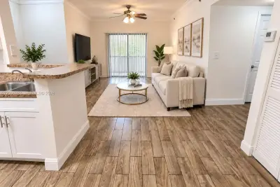 220 SW 116th Ave #15105, Pembroke Pines: photo 1 of 17