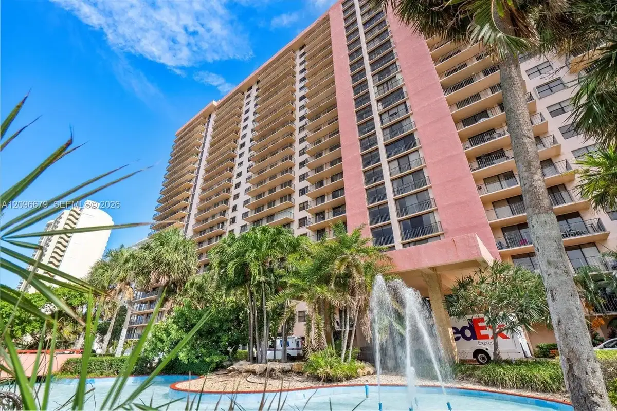 210 174th St #407, Sunny Isles Beach: photo 1 of 13