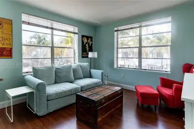 1460 Ocean Dr #309, Miami Beach: photo 1 of 15