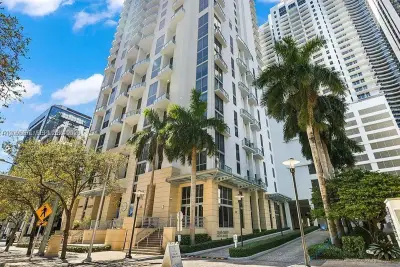 1050 Brickell Ave #1722, Miami: photo 1 of 5