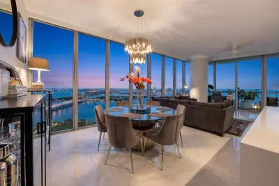 888 Biscayne Blvd #4608, Miami: photo 1 of 45