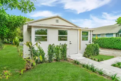 114 NW 10th Ave, Delray Beach: photo 1 of 33