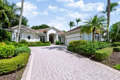 106 Pembroke Dr, Palm Beach Gardens: photo 1 of 54