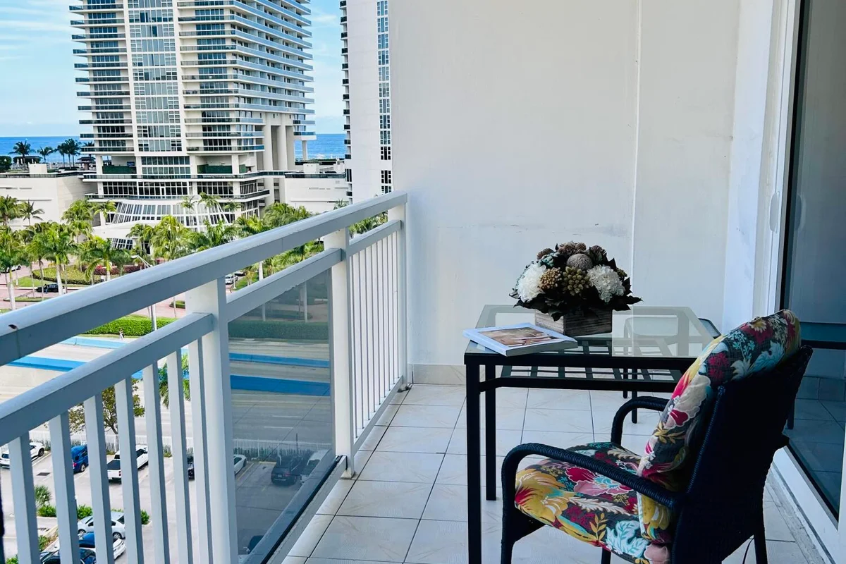 1849 S Ocean Dr #1105, Hallandale Beach: photo 1 of 20