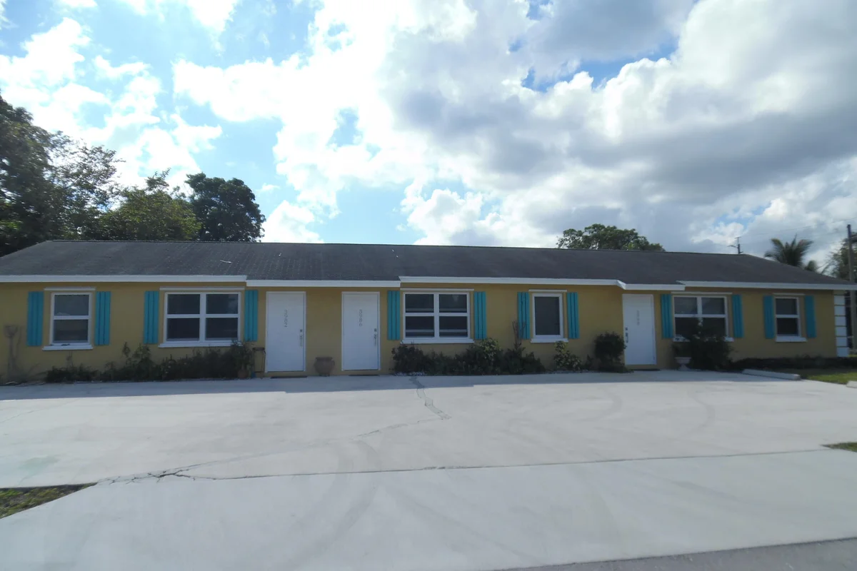 3986 Hernden Dr, Lake Worth: photo 1 of 7