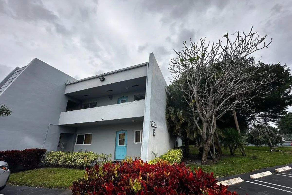 2600 Fiore Way #215, Delray Beach: photo 1 of 27