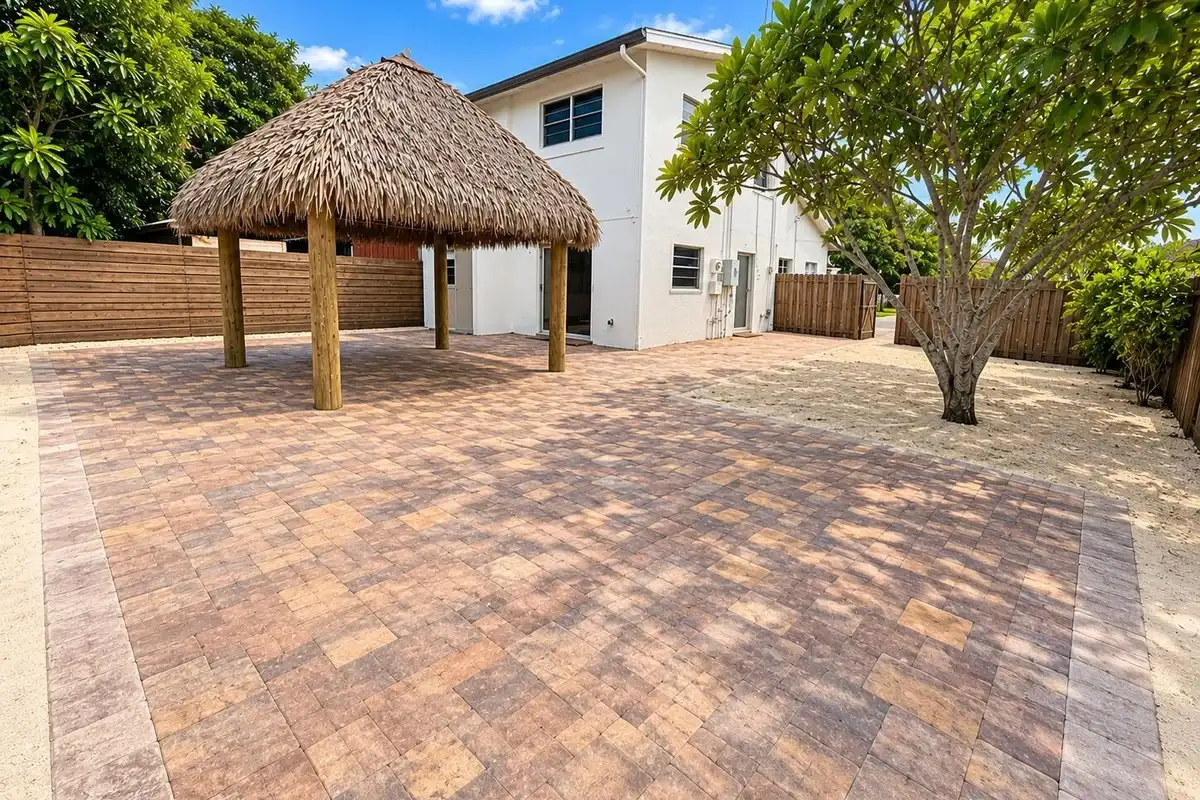1125 W Prospect Rd, Fort Lauderdale: photo 1 of 17