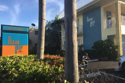 217 SE 20th Ave #7, Deerfield Beach: photo 1 of 10