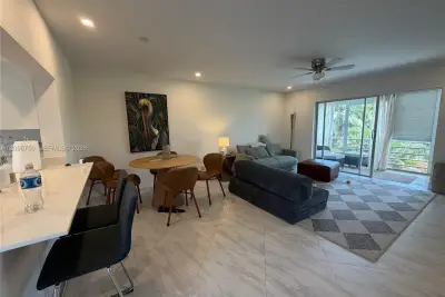 1000 NE 14th Ave #408, Hallandale Beach: photo 1 of 27