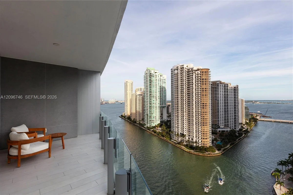 300 Biscayne Blvd Way #2107, Miami: photo 1 of 16
