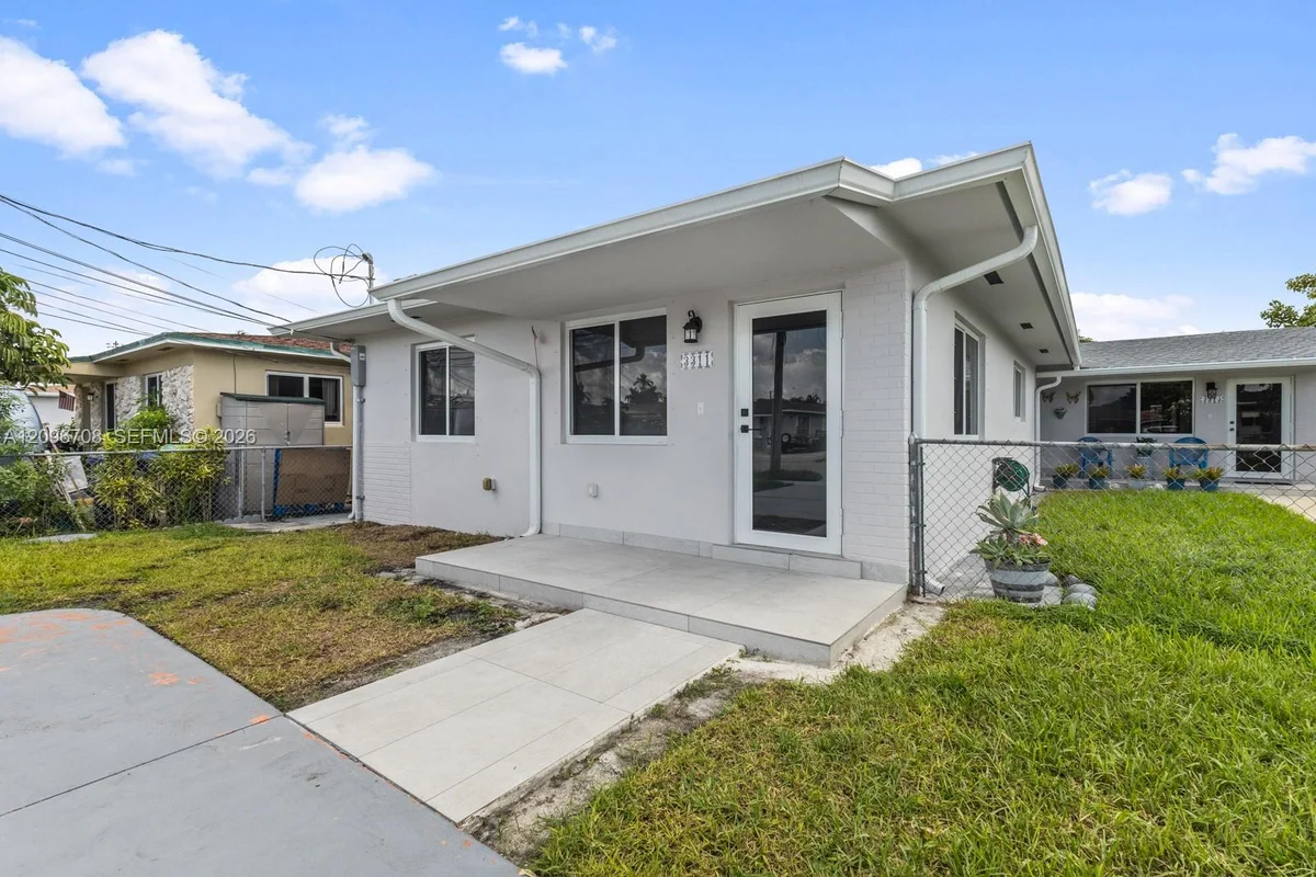 3311 SW 90th Ave #1, Miami: photo 1 of 13