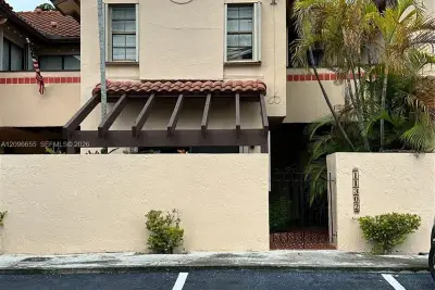 11302 SW 132nd Ct W, Miami: photo 1 of 20