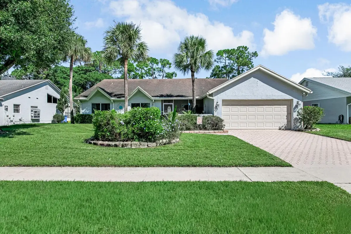 102 Sevilla Ave, Royal Palm Beach: photo 1 of 61