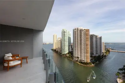300 Biscayne Blvd Way #2107, Miami: photo 1 of 16
