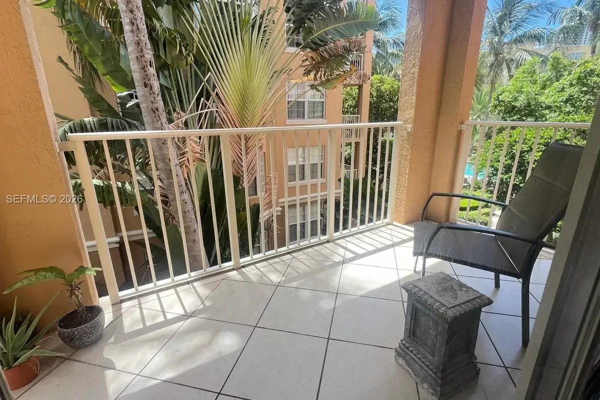 19801 E Country Club Dr #4302, Aventura: photo 1 of 20