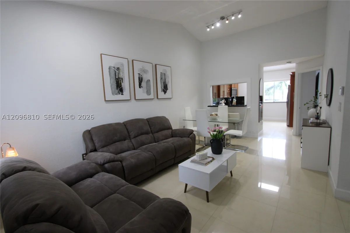 7015 NW 173rd Dr #208, Hialeah: photo 1 of 16