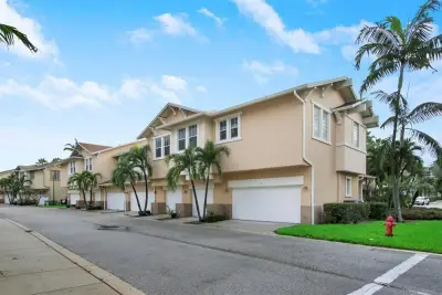 880 Millbrae Ct #1, West Palm Beach: photo 1 of 33