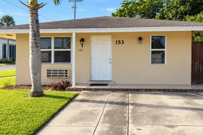 153 N 3rd St #1, Lantana: photo 1 of 10