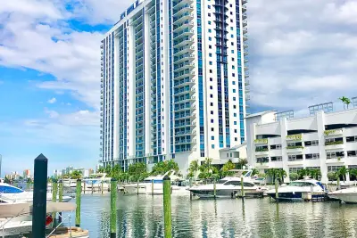 17111 Biscayne Blvd #1903, North Miami Beach: photo 1 of 45
