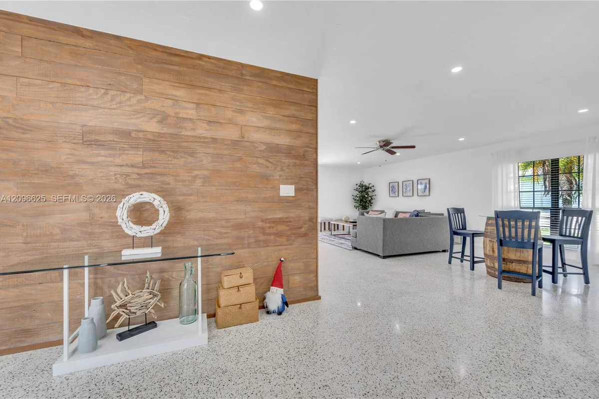 9448 Sterling Dr, Cutler Bay: photo 1 of 21
