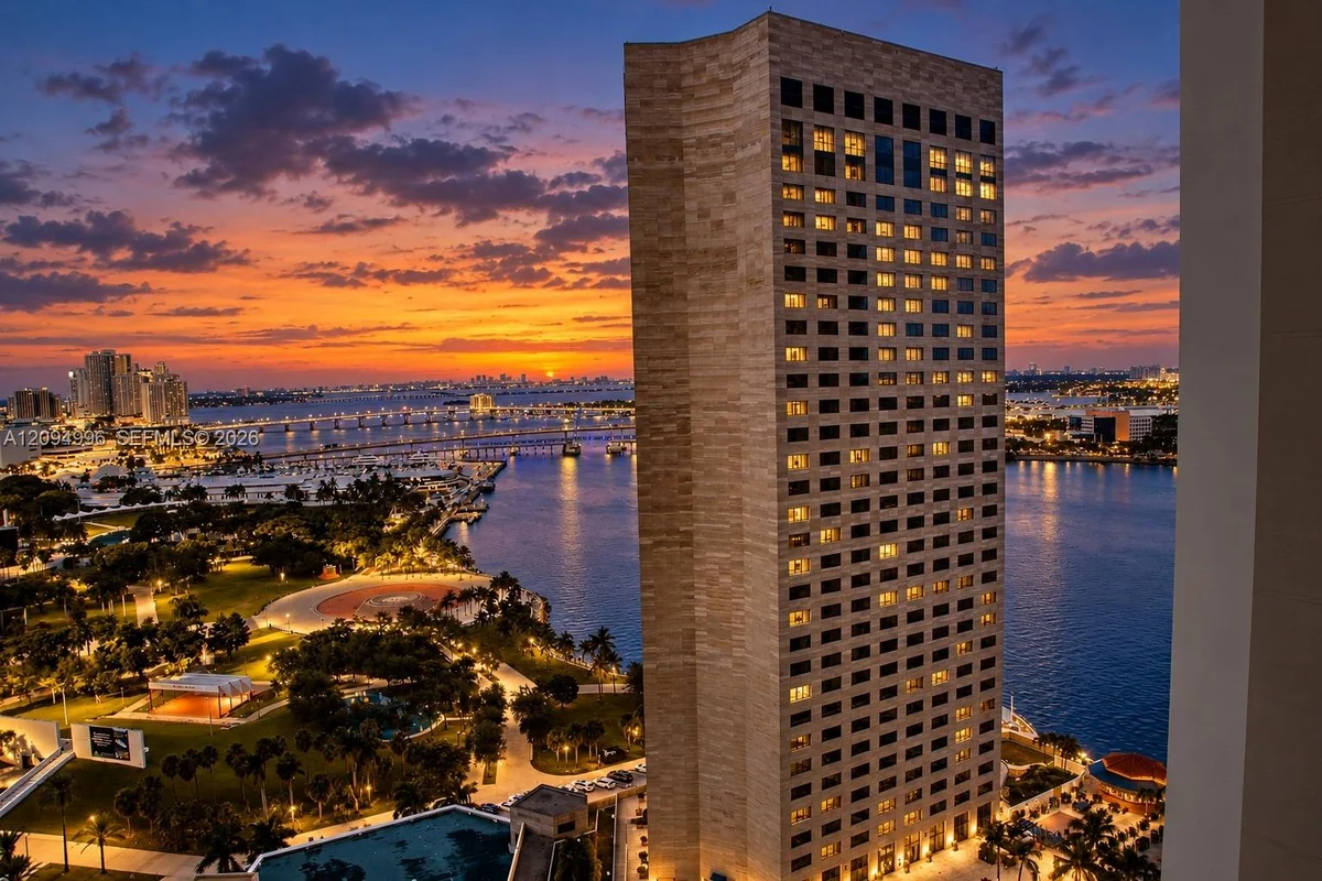 325 S Biscayne Blvd #2722, Miami: photo 1 of 31