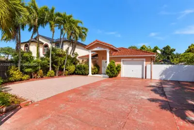 18411 SW 115th Ave, Miami: photo 1 of 1