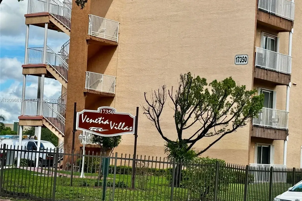 17350 NW 67th Ave #109, Hialeah: photo 1 of 8