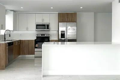 2750 NE 183rd St #505, Aventura: photo 1 of 25