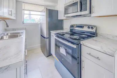 201 S J St #12, Lake Worth Beach: photo 1 of 15