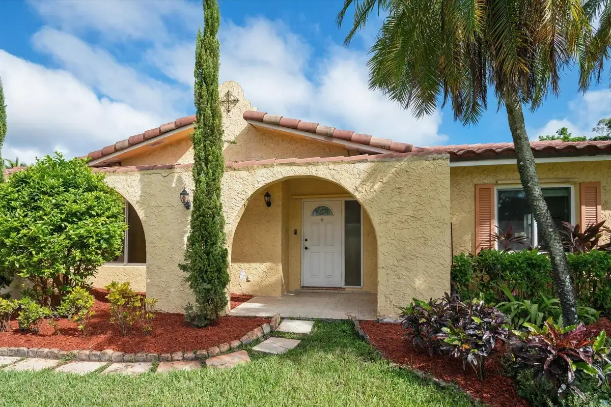 11913 NW 31st St, Coral Springs: photo 1 of 27