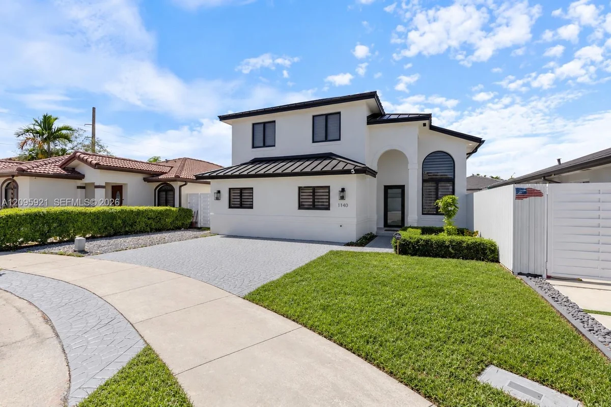 1140 SW 85th Ct, Miami: photo 1 of 20