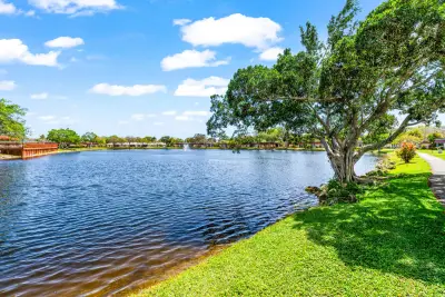 630 Marlboro Oval #B, Lake Worth: photo 1 of 27
