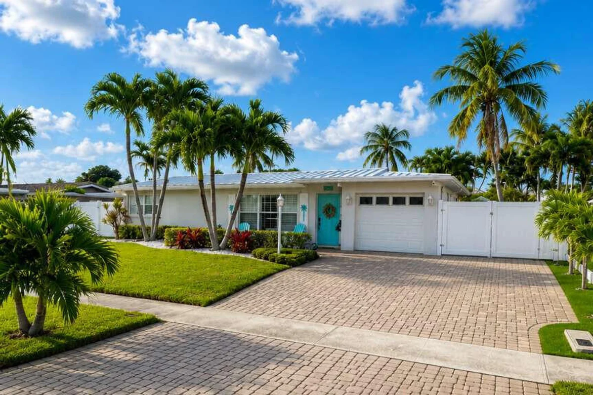 918 SE 15th Ct, Deerfield Beach: photo 1 of 24
