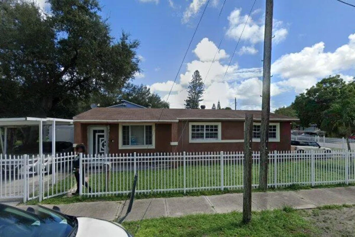 1895 NW 85th St, Miami: photo 1 of 1