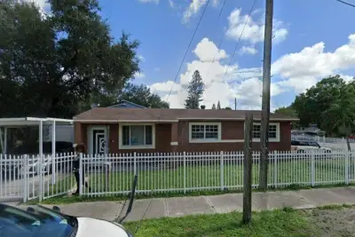 1895 NW 85th St, Miami: photo 1 of 1