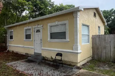 815 Briggs St, West Palm Beach: photo 1 of 8