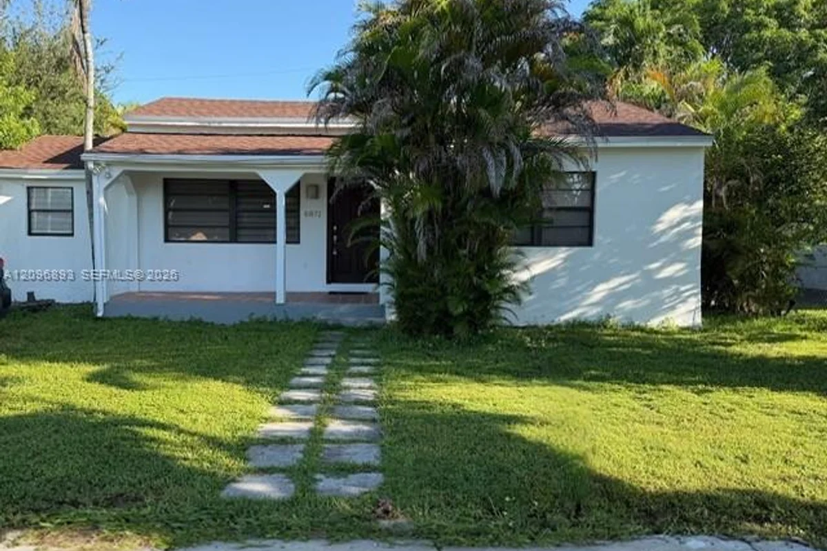 6871 SW 37th St #B, Miami: photo 1 of 13
