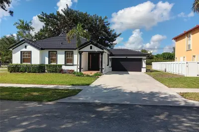 12971 SW 200th Ter, Miami: photo 1 of 38