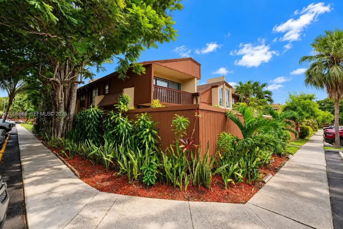 7103 SW 115th Pl #B26, Miami: photo 1 of 48