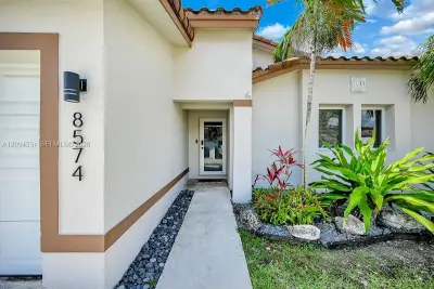 8574 SW 211th Ter, Cutler Bay: photo 1 of 51