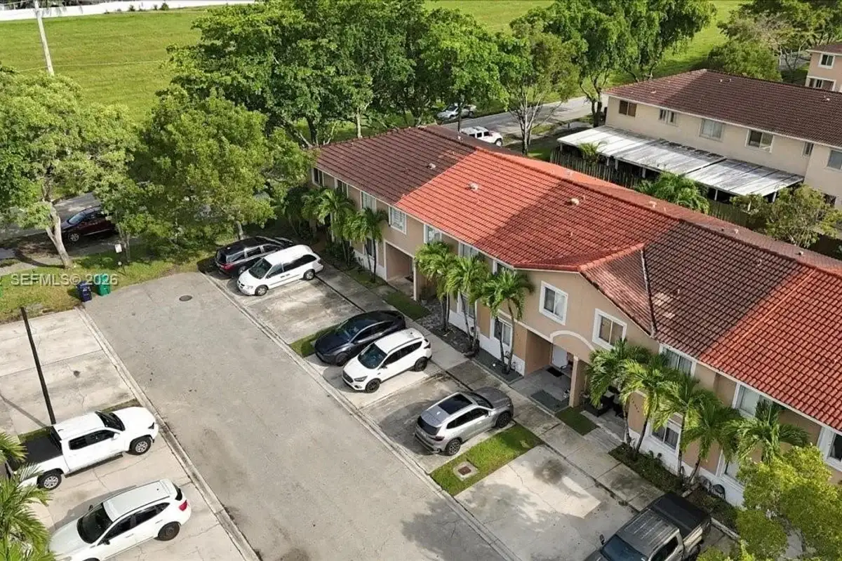 13912 SW 174th Ter, Miami: photo 1 of 44