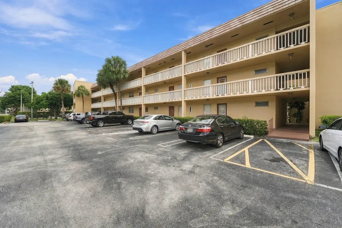 6350 NW 62nd St #212, Tamarac: photo 1 of 38