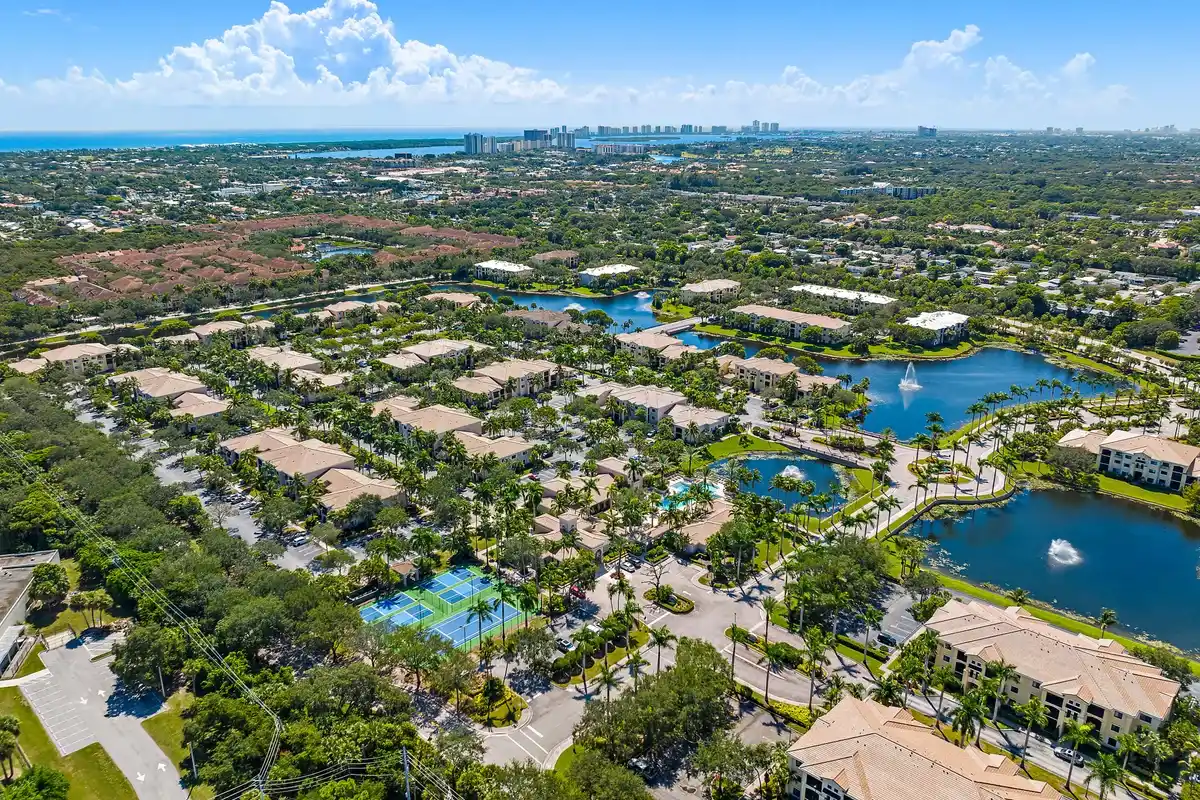 3022 Alcazar Pl #306, Palm Beach Gardens: photo 1 of 58