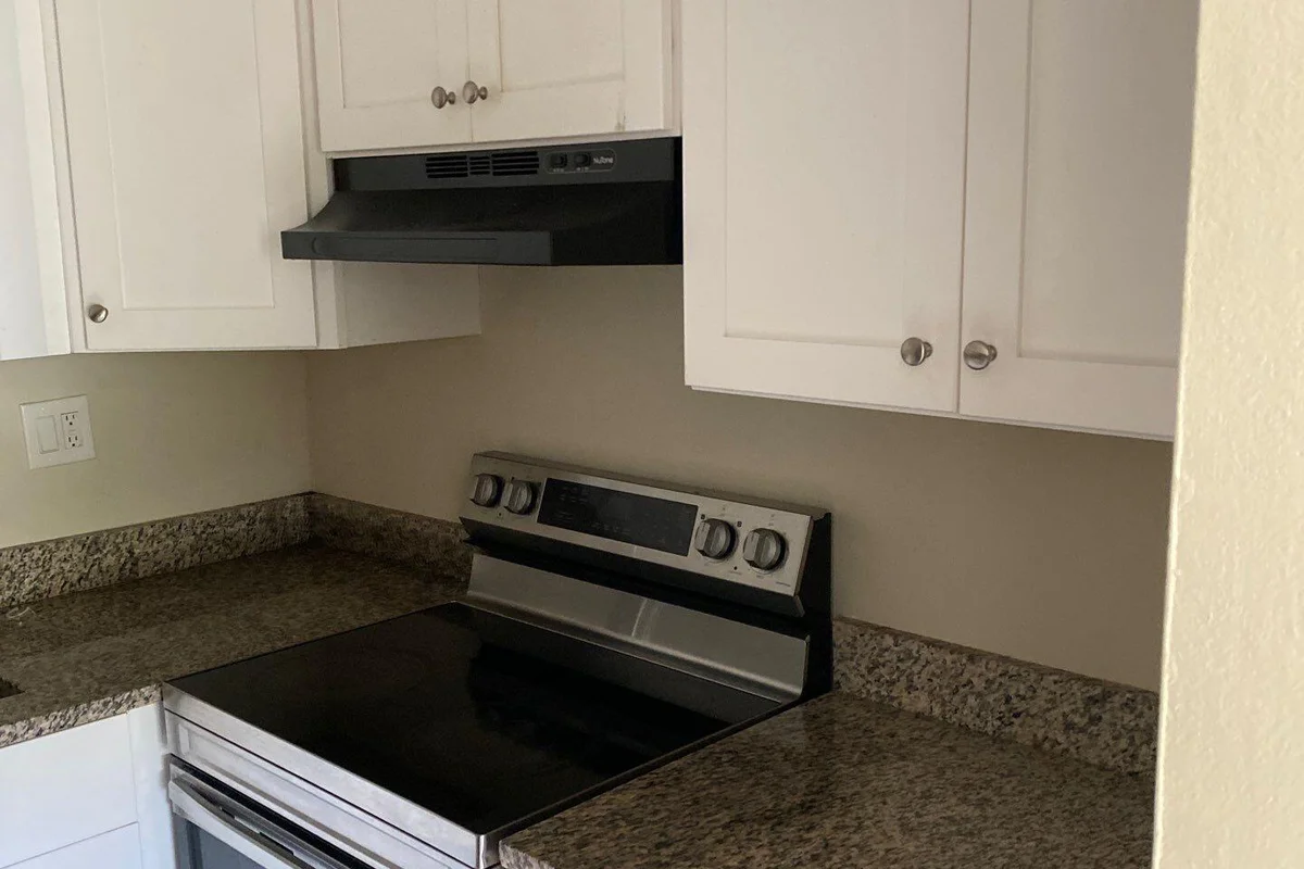 304 NW 30th Ct #205, Pompano Beach: photo 1 of 9