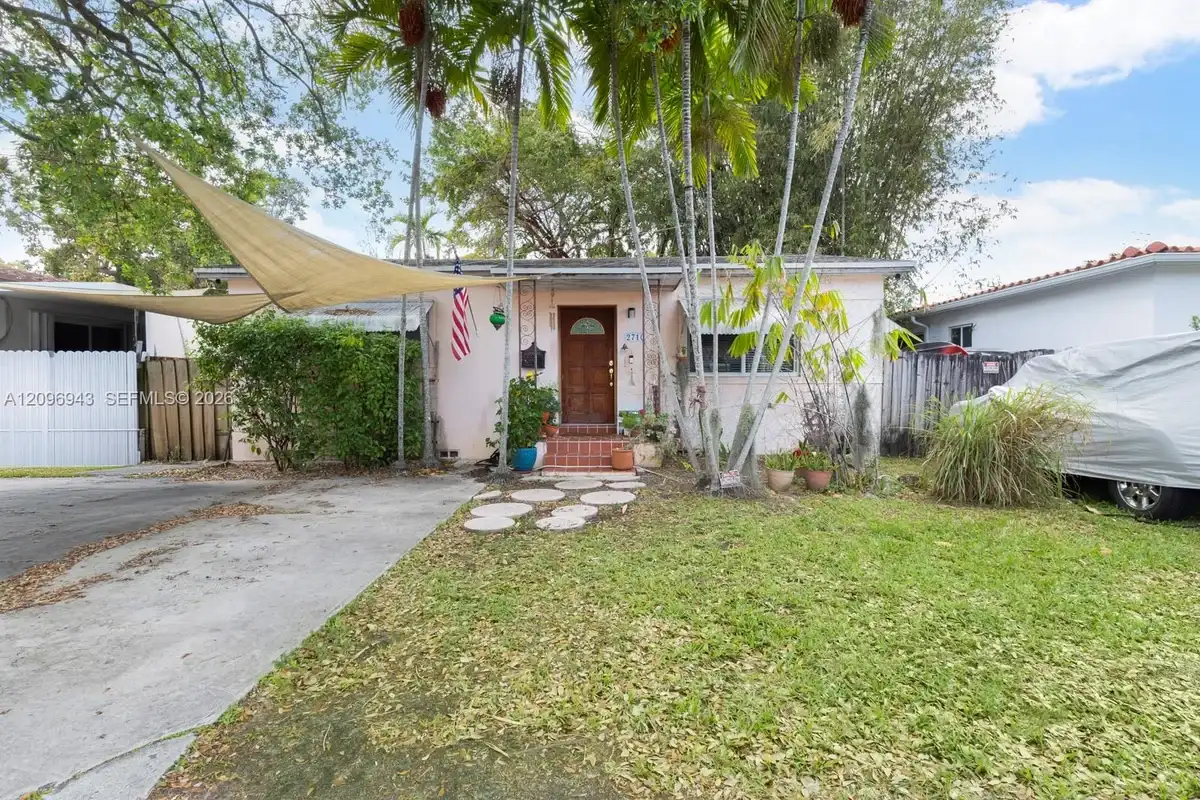 2710 SW 28th Ct, Miami: photo 1 of 23