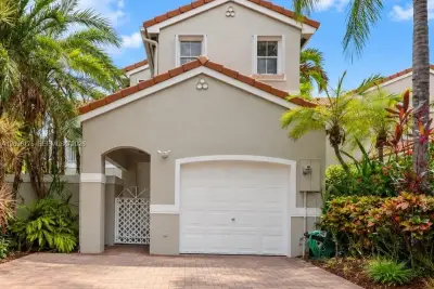 1601 Yellowheart Way, Hollywood: photo 1 of 29